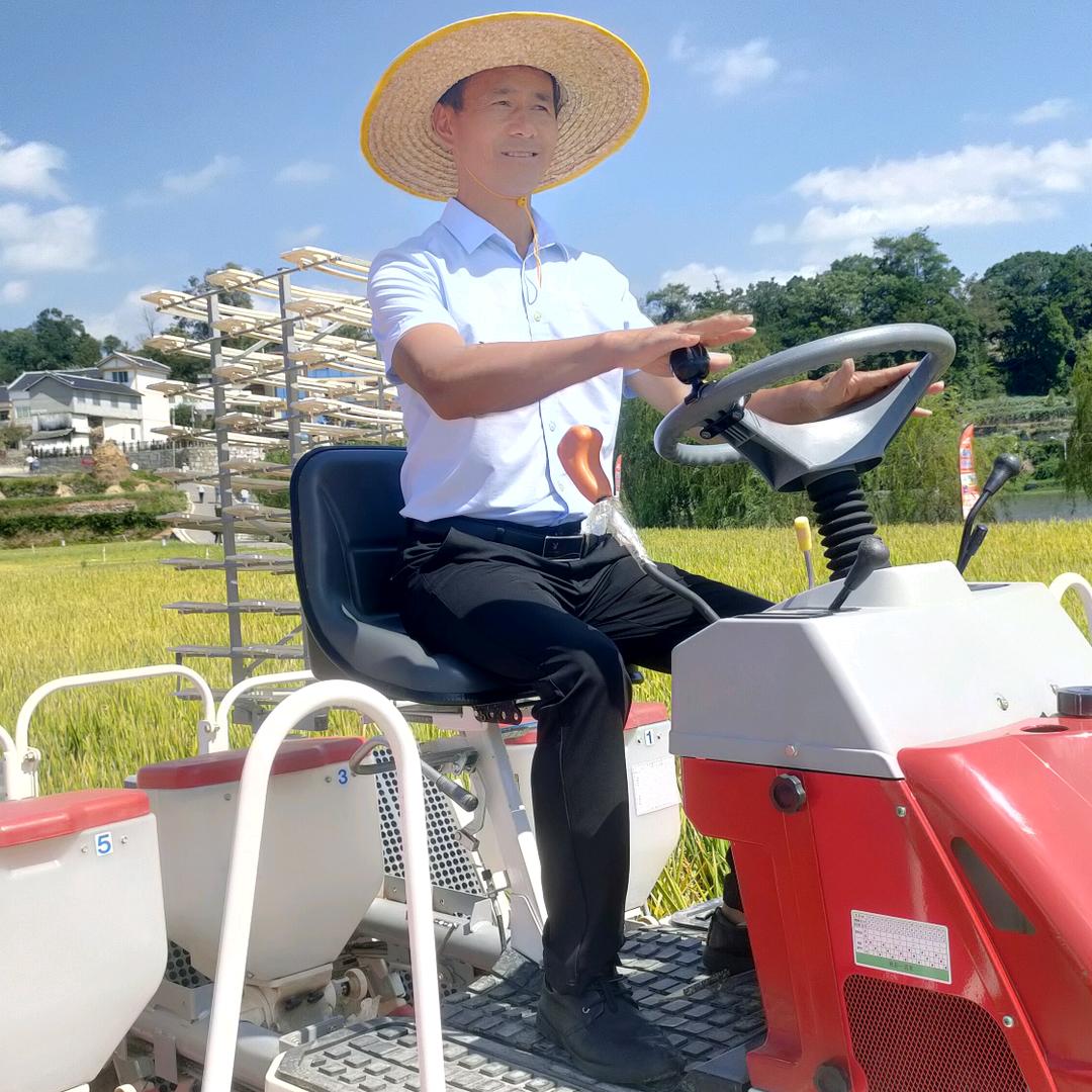 （农村致富带头人）燕二哥