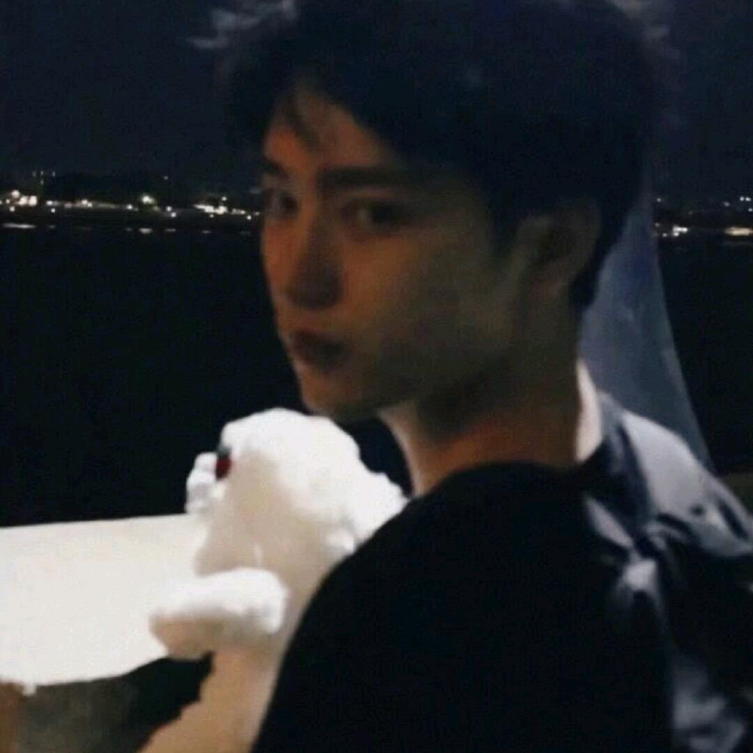 你的火机藏哪了了