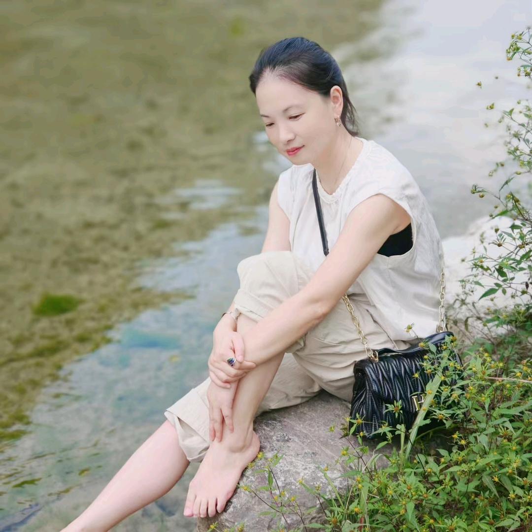 爱蹦跶的佘姐姐