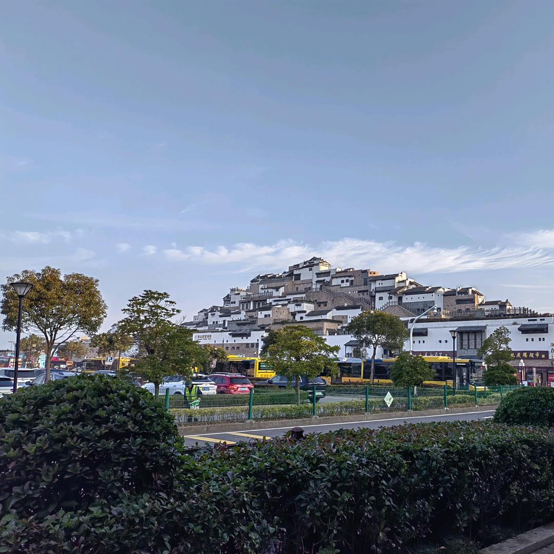 语过添情