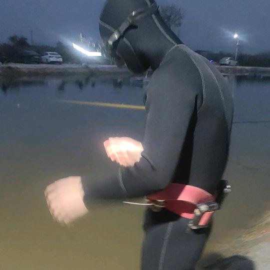 周口潜水捞手机，接水下各种打捞