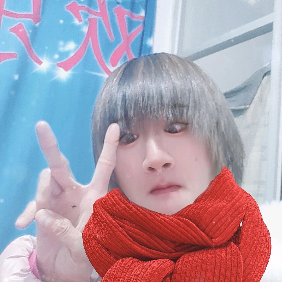 家庭里我爸爸我妈我一个女儿,我主播是女的