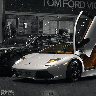 顶天立地接班人