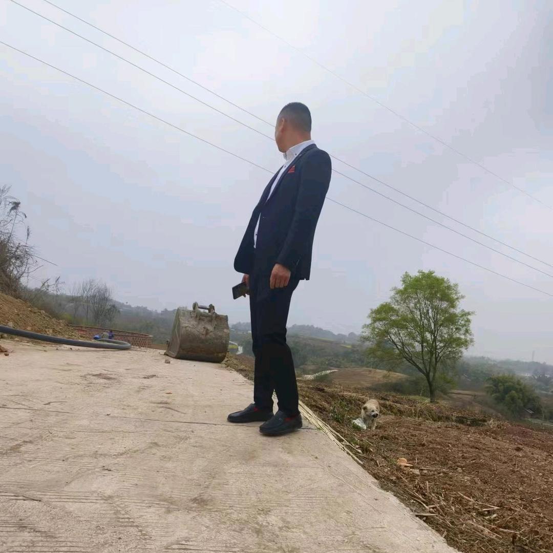 自勇挖机太阳能路灯工程设备有限公司