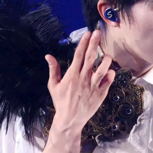 嗷呜一口卡波拉