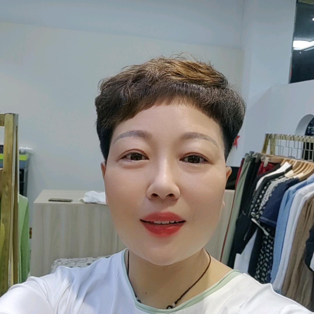 平舆依玫国际女装穿搭小玫【解放街店】