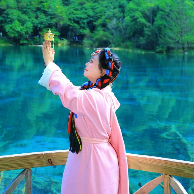 青言轻奢服饰M