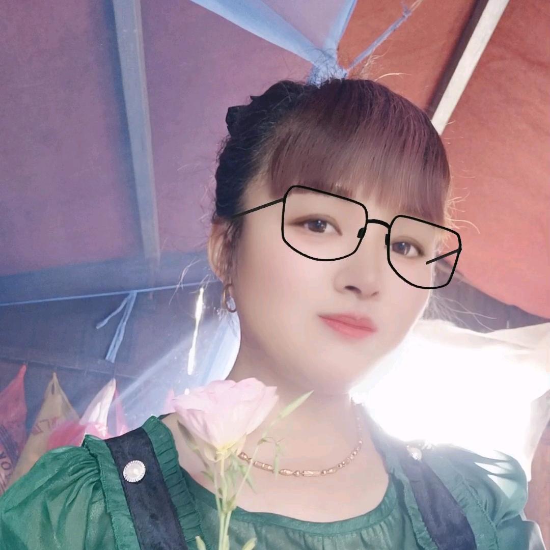 蜂言蜜语雨中漫步