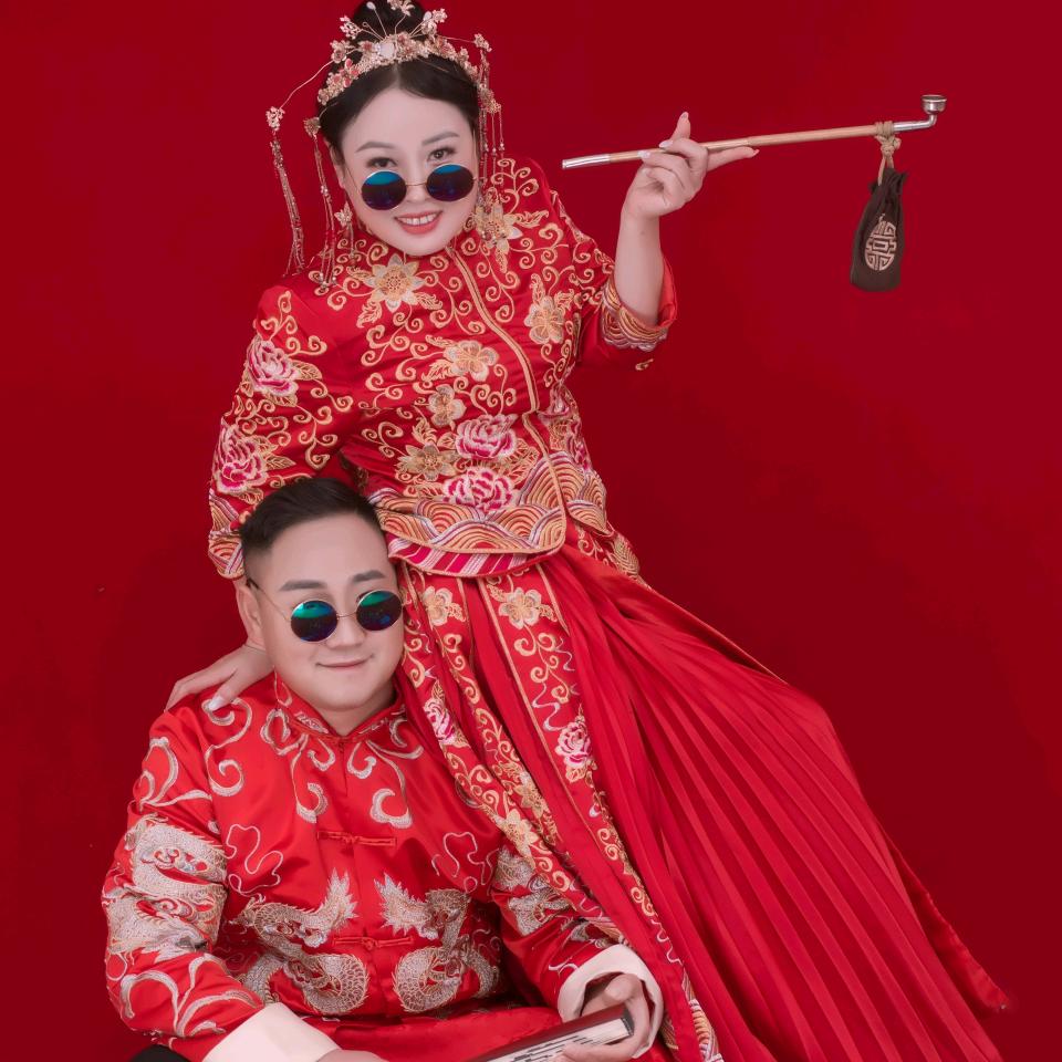 英😋子