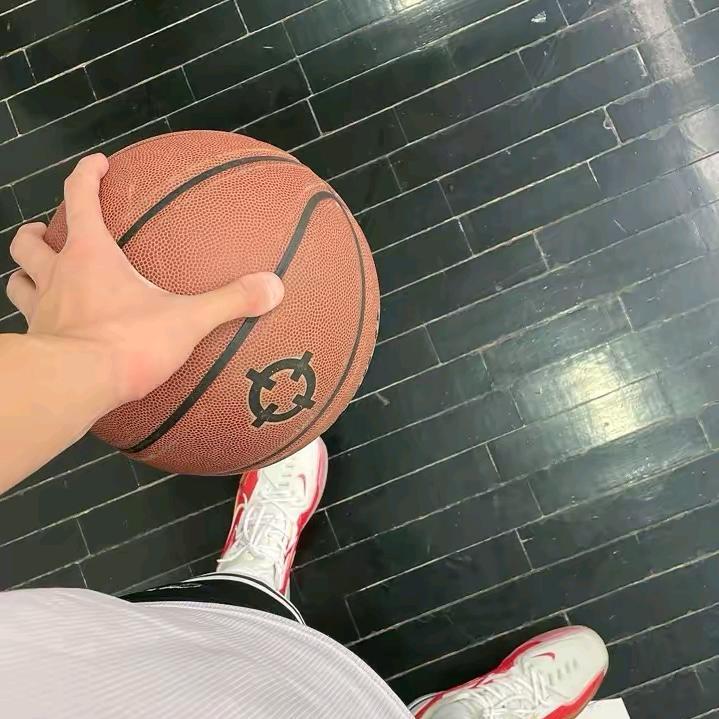 善良的拿抓
