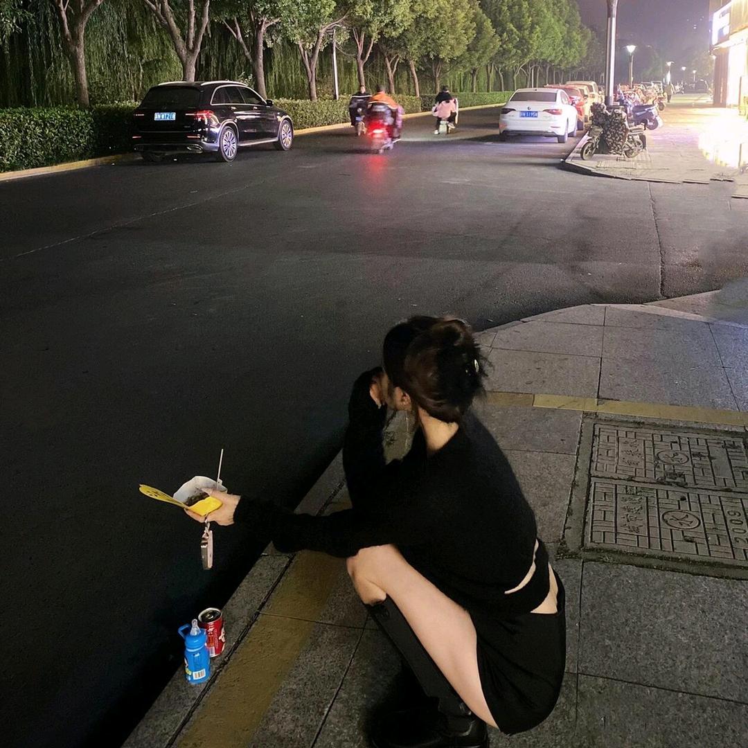 明天就早睡.🍼