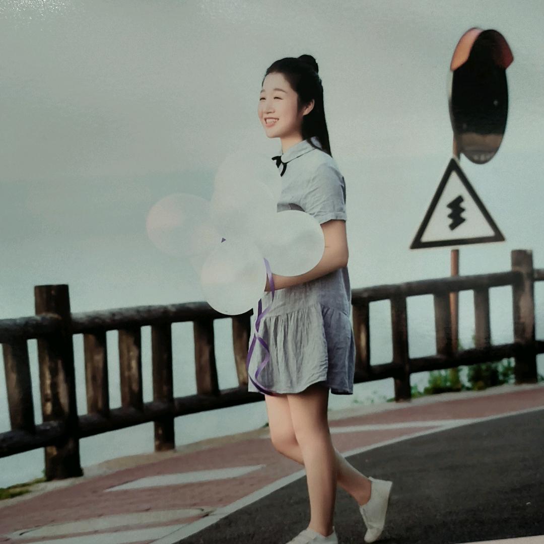 快乐的小妖精✧٩(ˊωˋ*)و✧