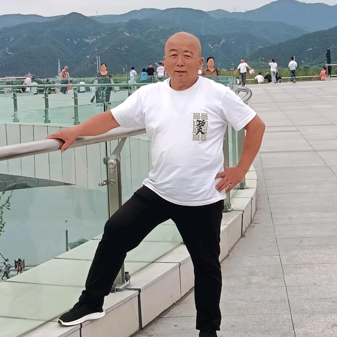 孟二连