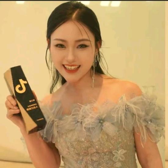 阿奎传媒切片号—薇薇