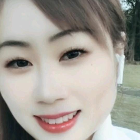 萌妹落泪