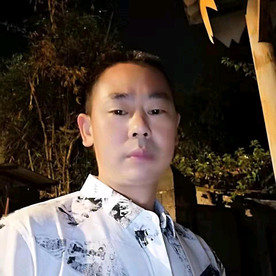 默默的等待，李.