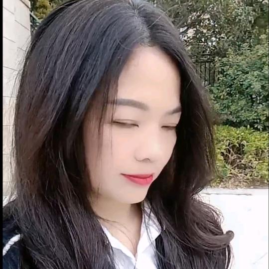 盈盈