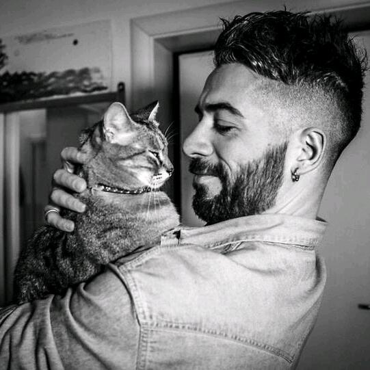 你老公叫小张么