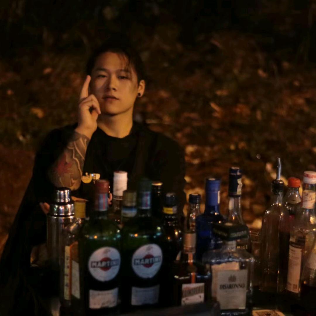 调酒师.苏世褶⚖️