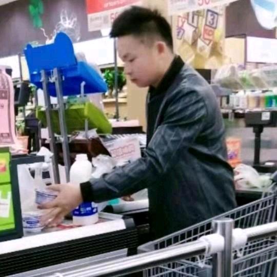 小老头🇨🇳吴双🇨🇳