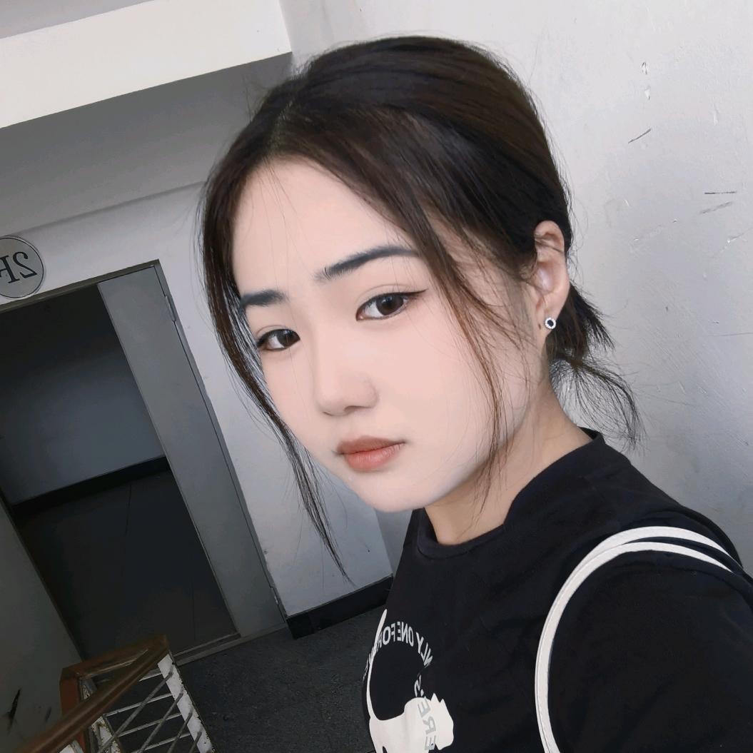 范 思 哲 .