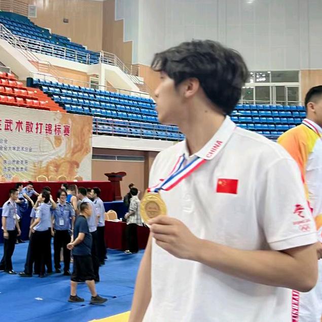 巨鲸格斗郑教练🇨🇳