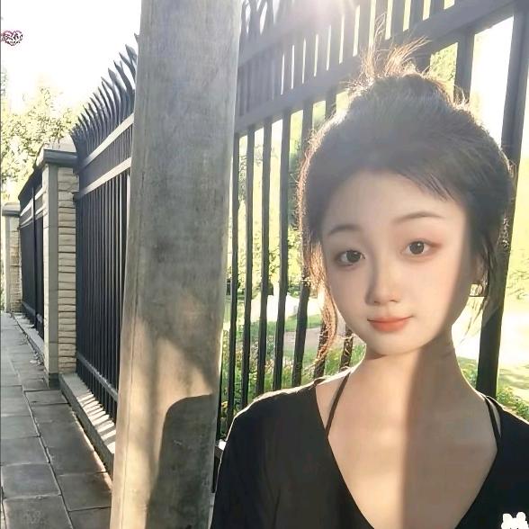 李小宅 .