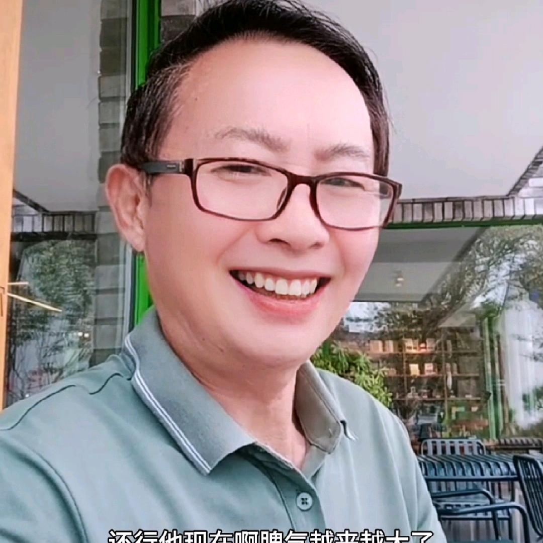 龙何
