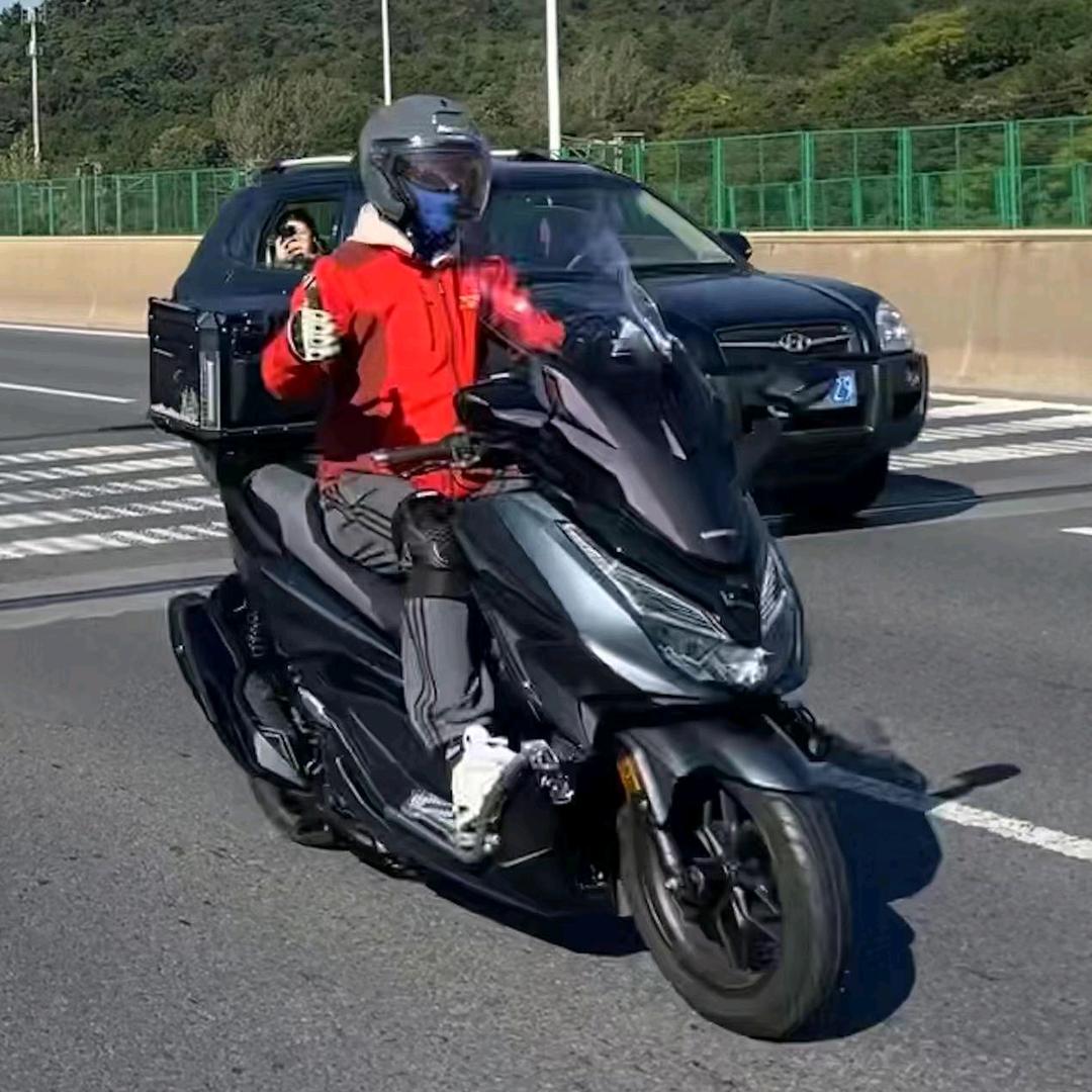 麦霸机车骑手