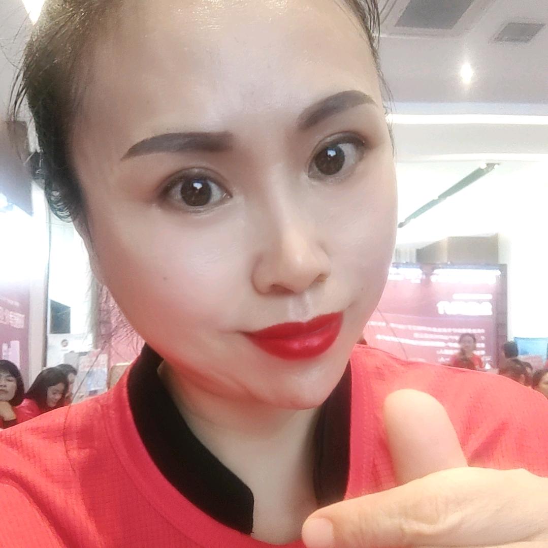 平庄蓬葭美容潘潘