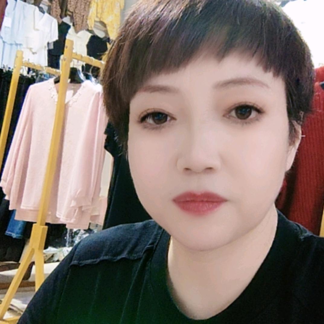 临湖南北街路东王丽服装店