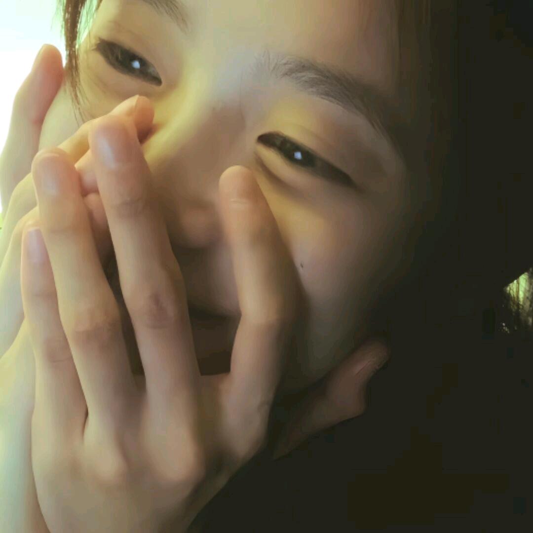 用痔疮膏写入团申请书被社长一巴掌拍爆脑袋