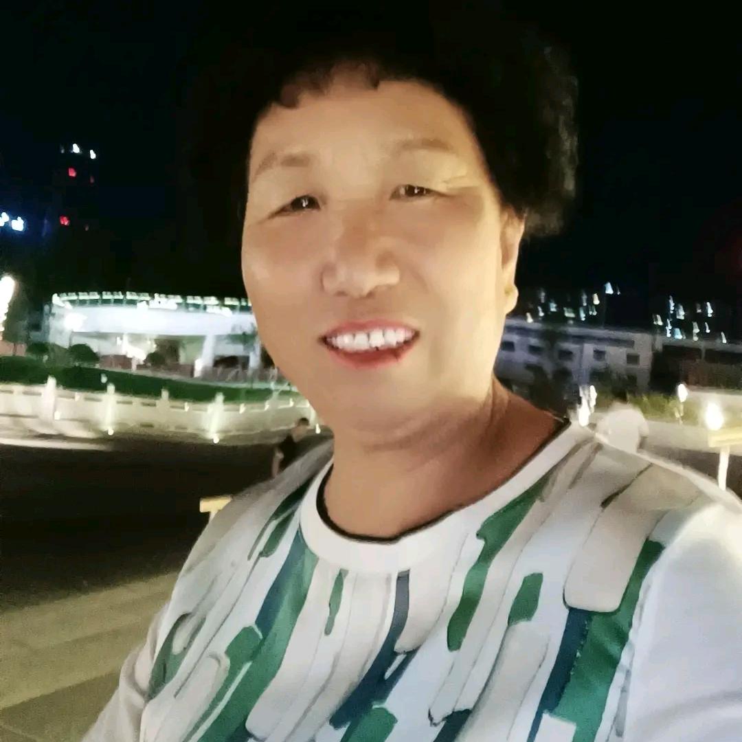 依依