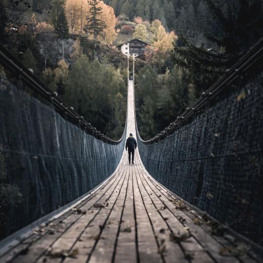 上山练功行走江湖