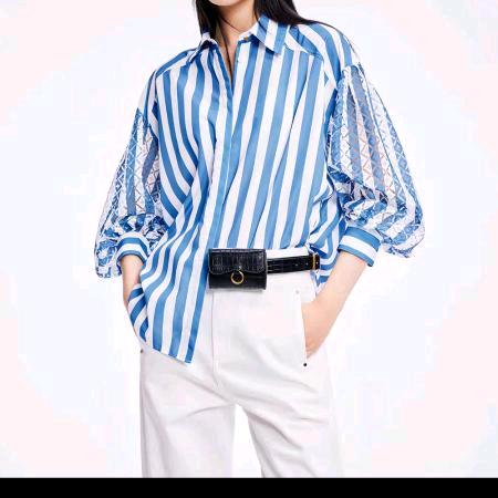 杨依LI