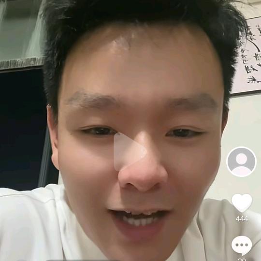 隆蹄先生