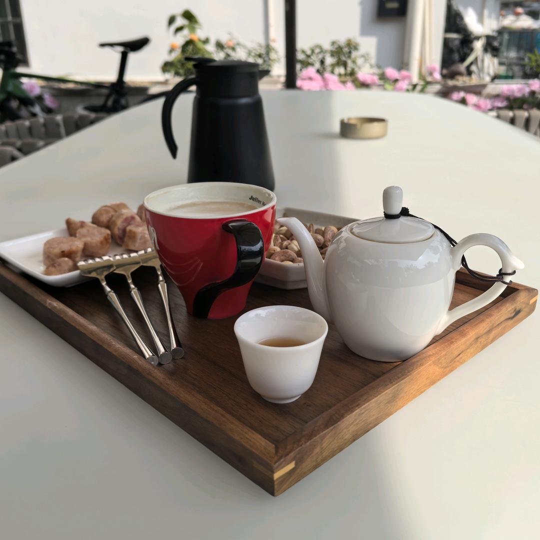 黑⑧哥（抽空写字的电工电子老师）