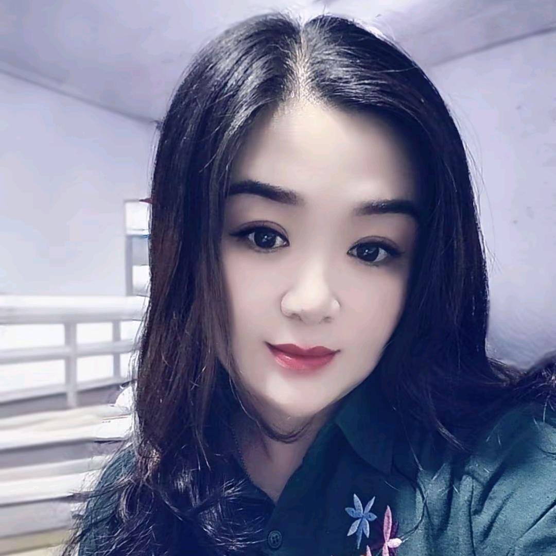 秀     姐