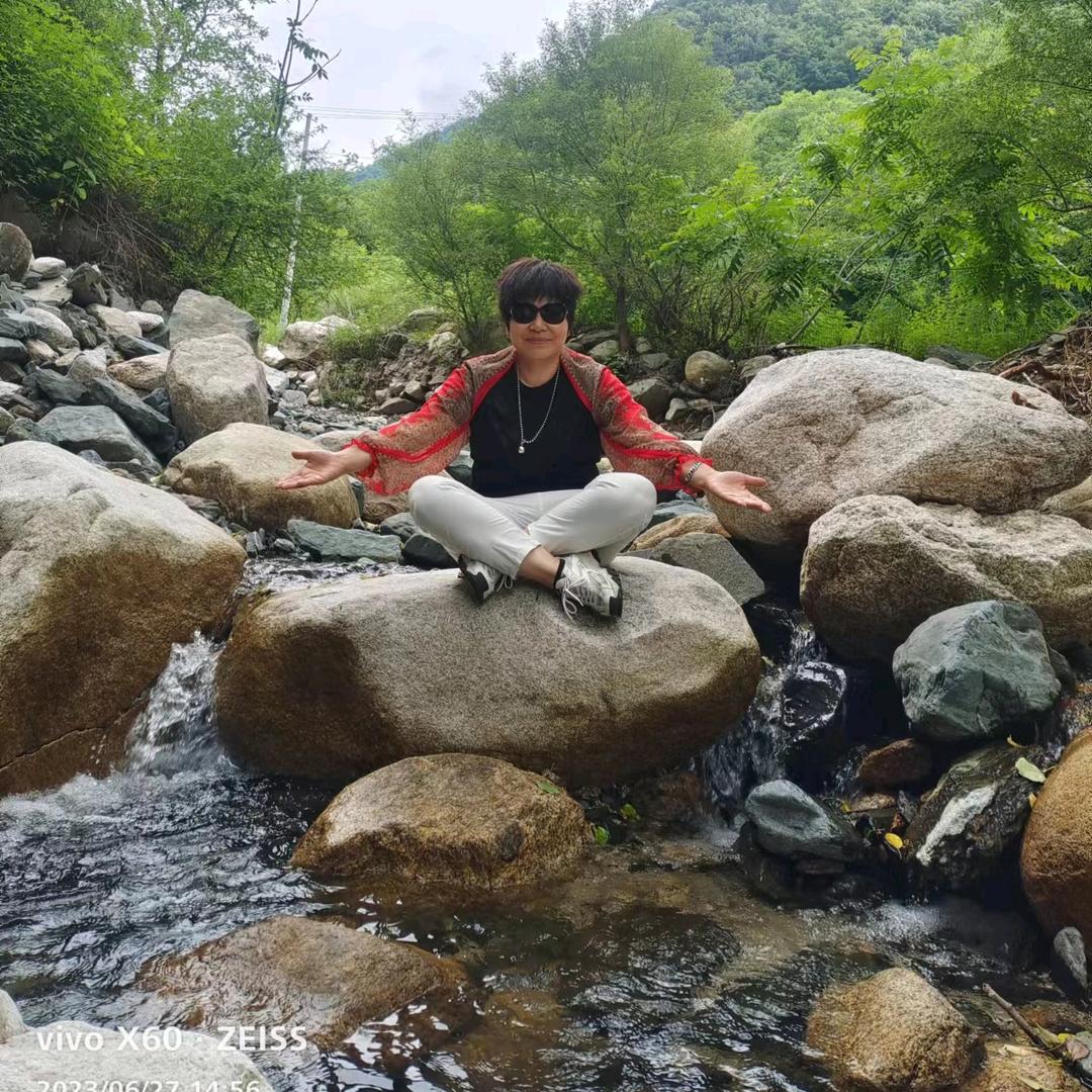 步行街新塘利鹰裤业