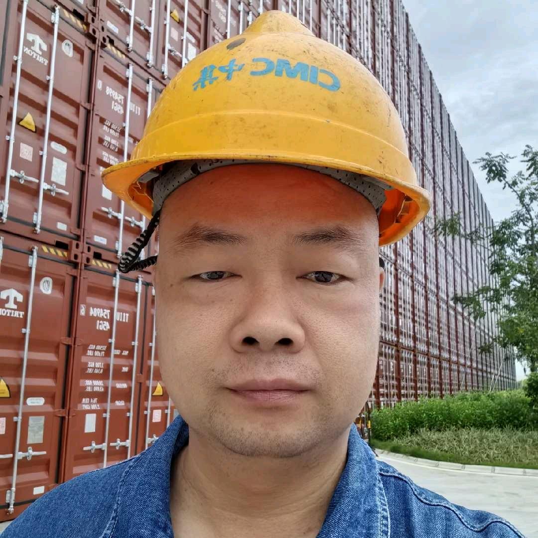 焊工小孟