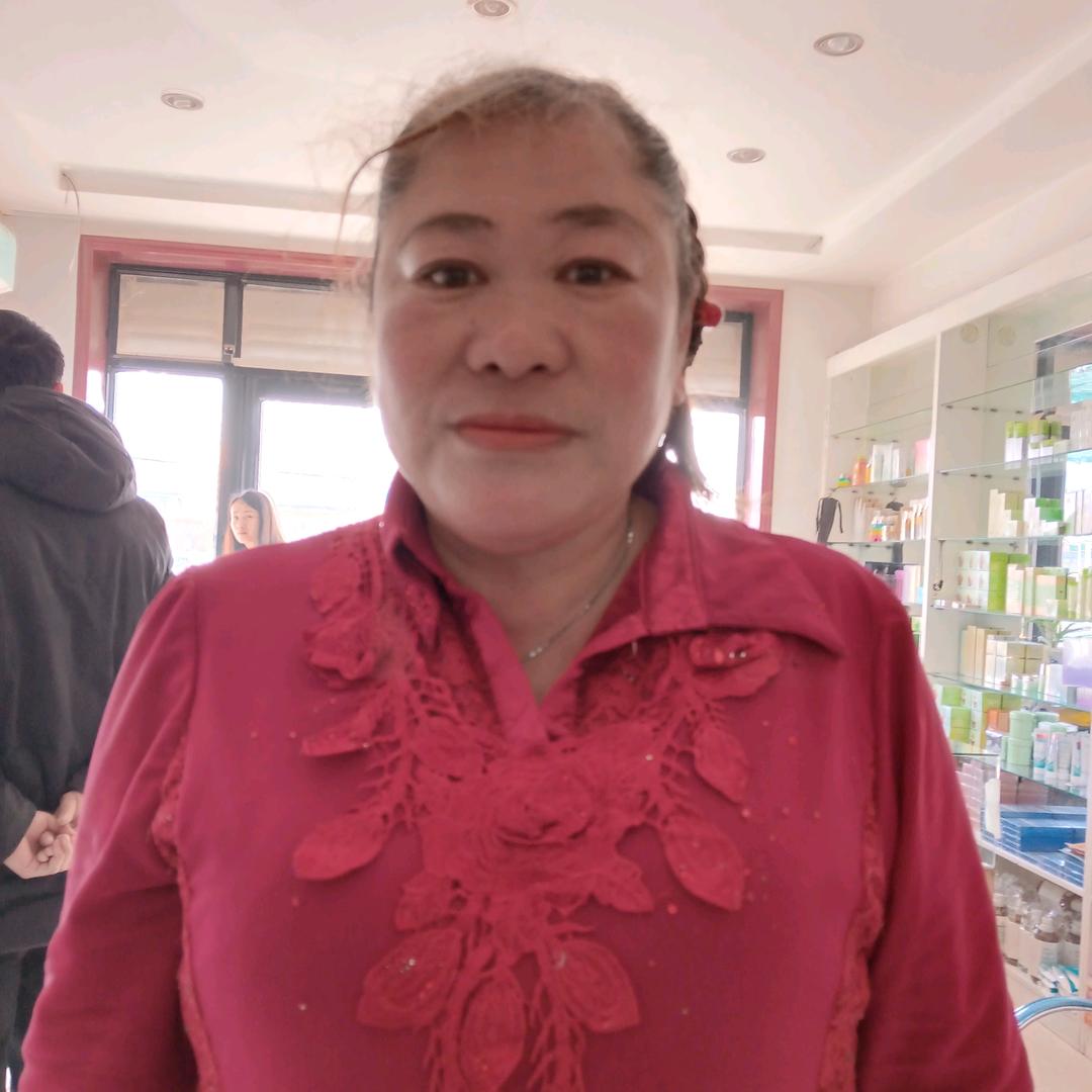 刘春华