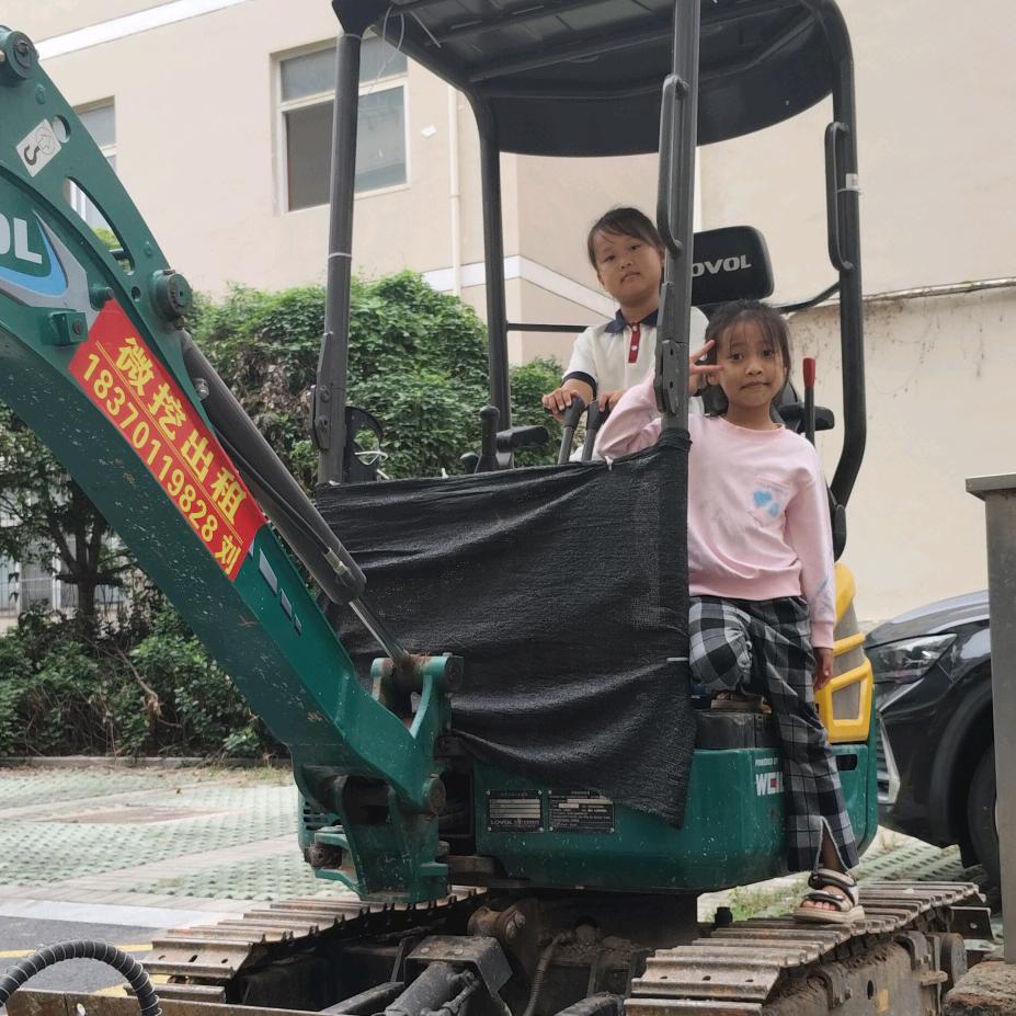 刘一手微挖出租，室内拆除，挖沟，混凝土破