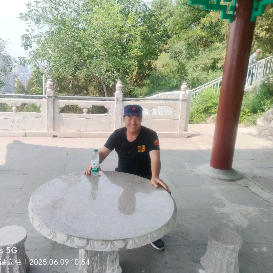 网红谭立柱