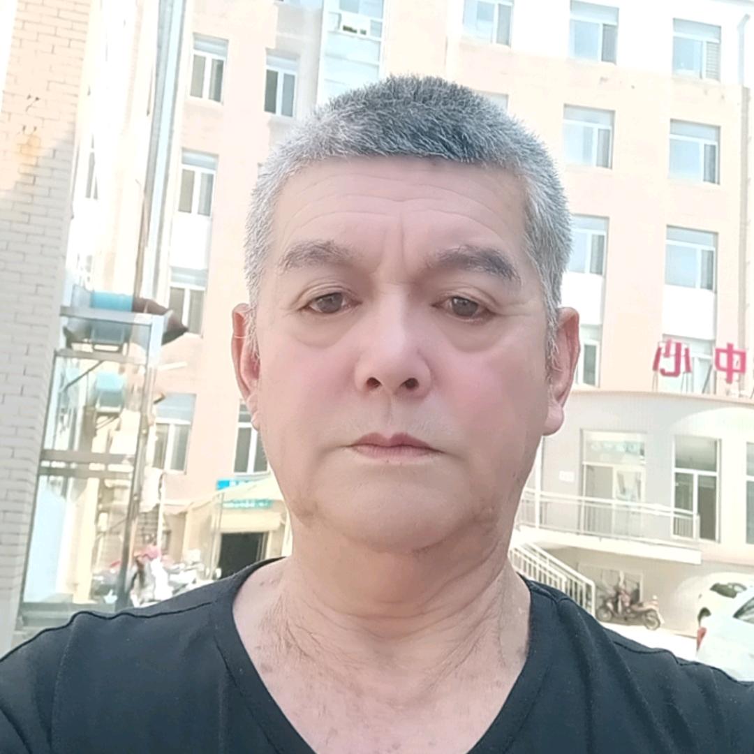 孙呈龙