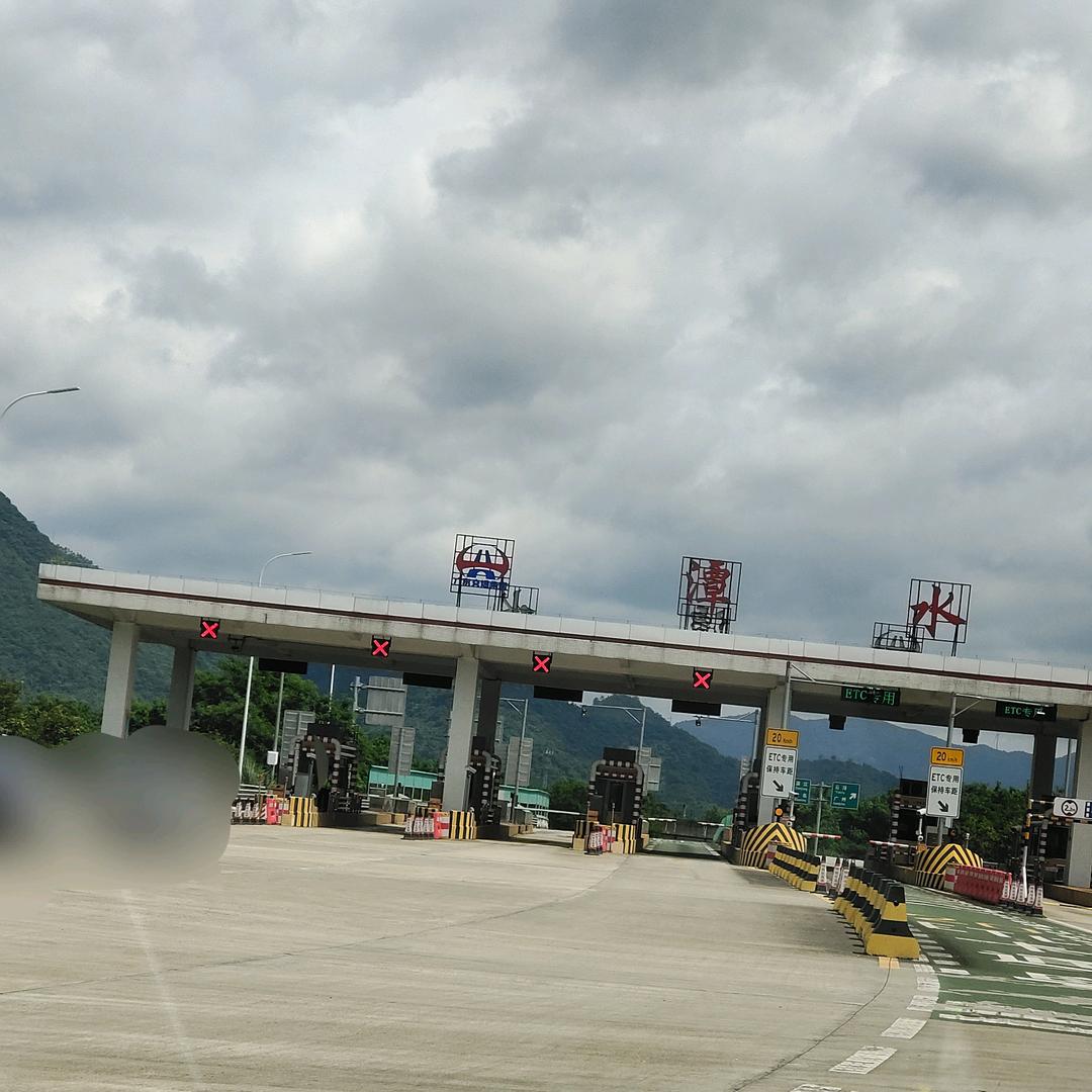 《小陈》《单身》记录沿途风景