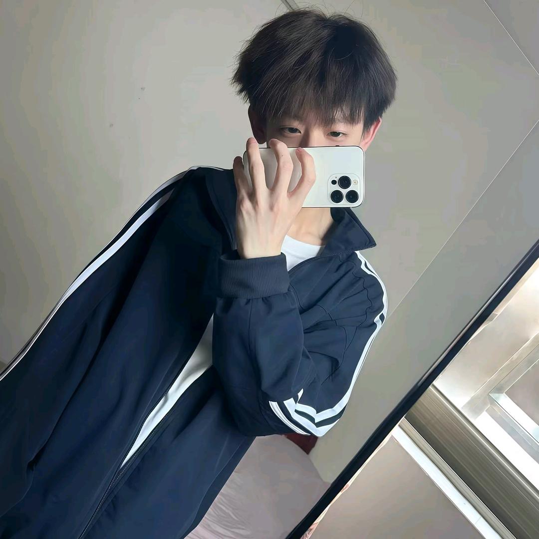 有点小帅.