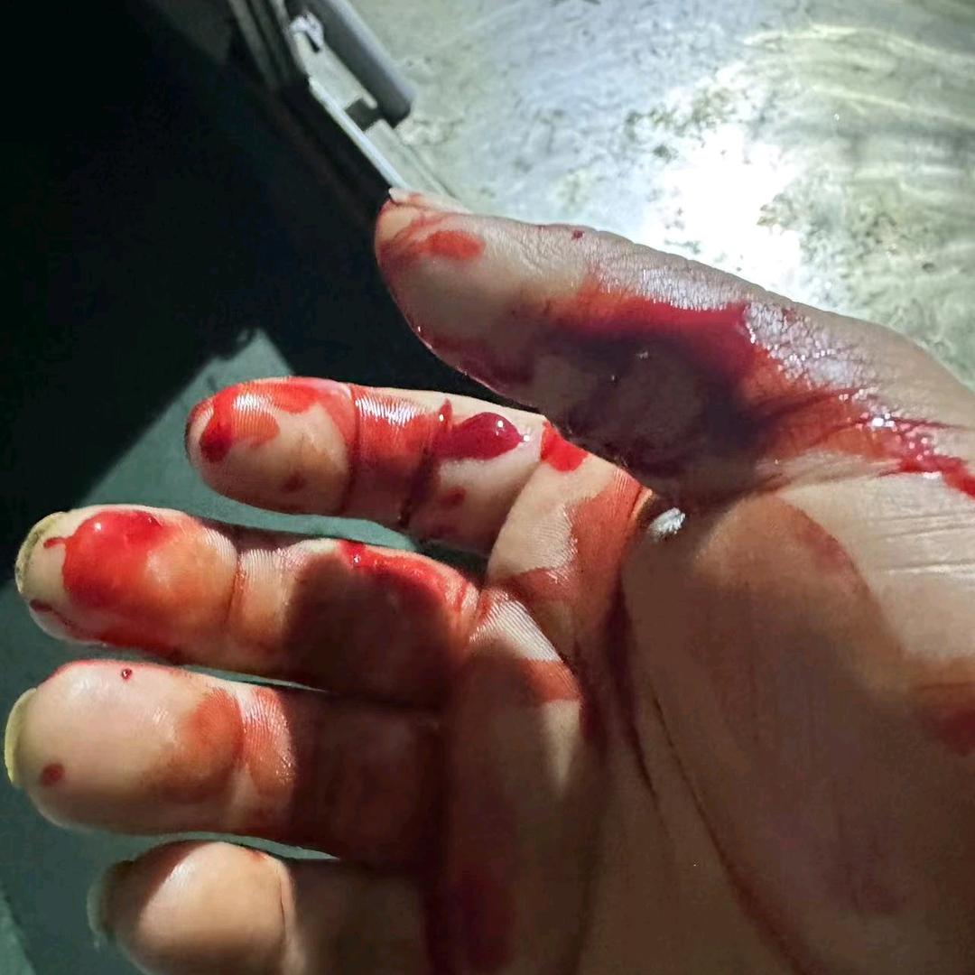 ༺༽💔♥💔༼༻