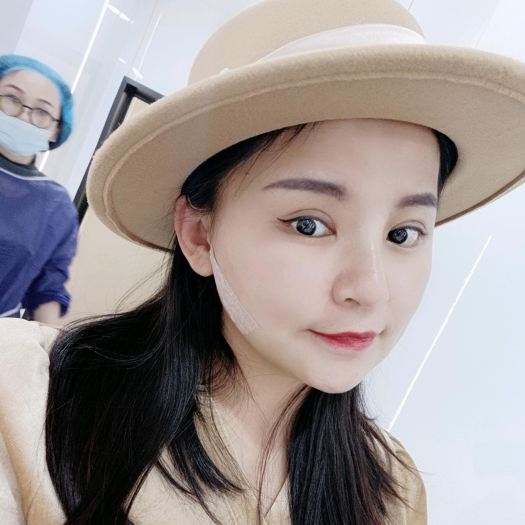 爱美的小姐姐