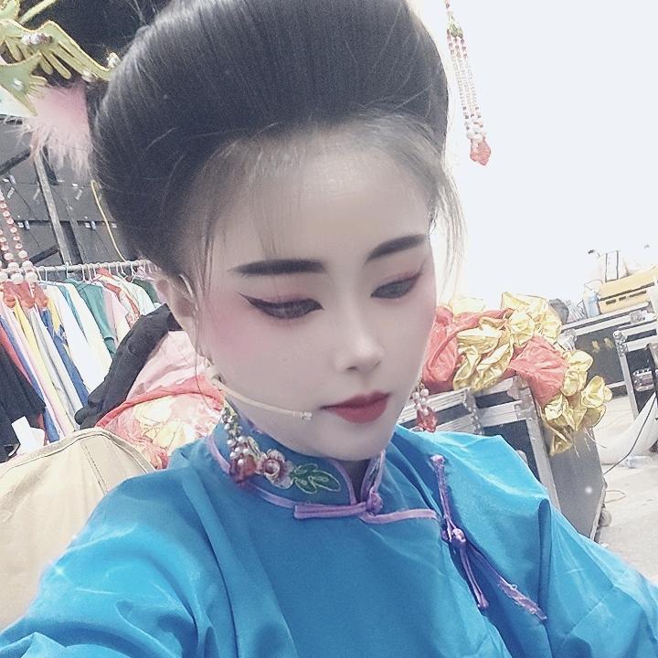 悲伤洛漠整个妆