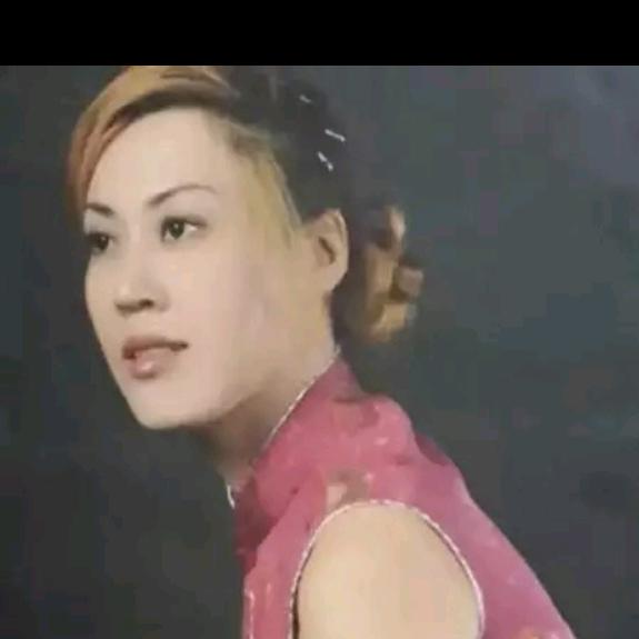 秋叶翩翩
